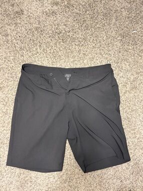Classic Black men’s Bermuda Shorts